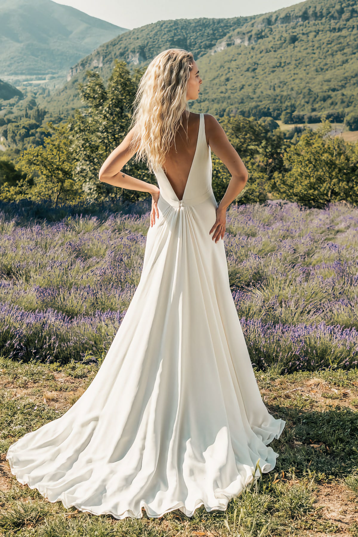 Les robes de mariée Caroline Takvorian sont chez Melody Nelson à Namur