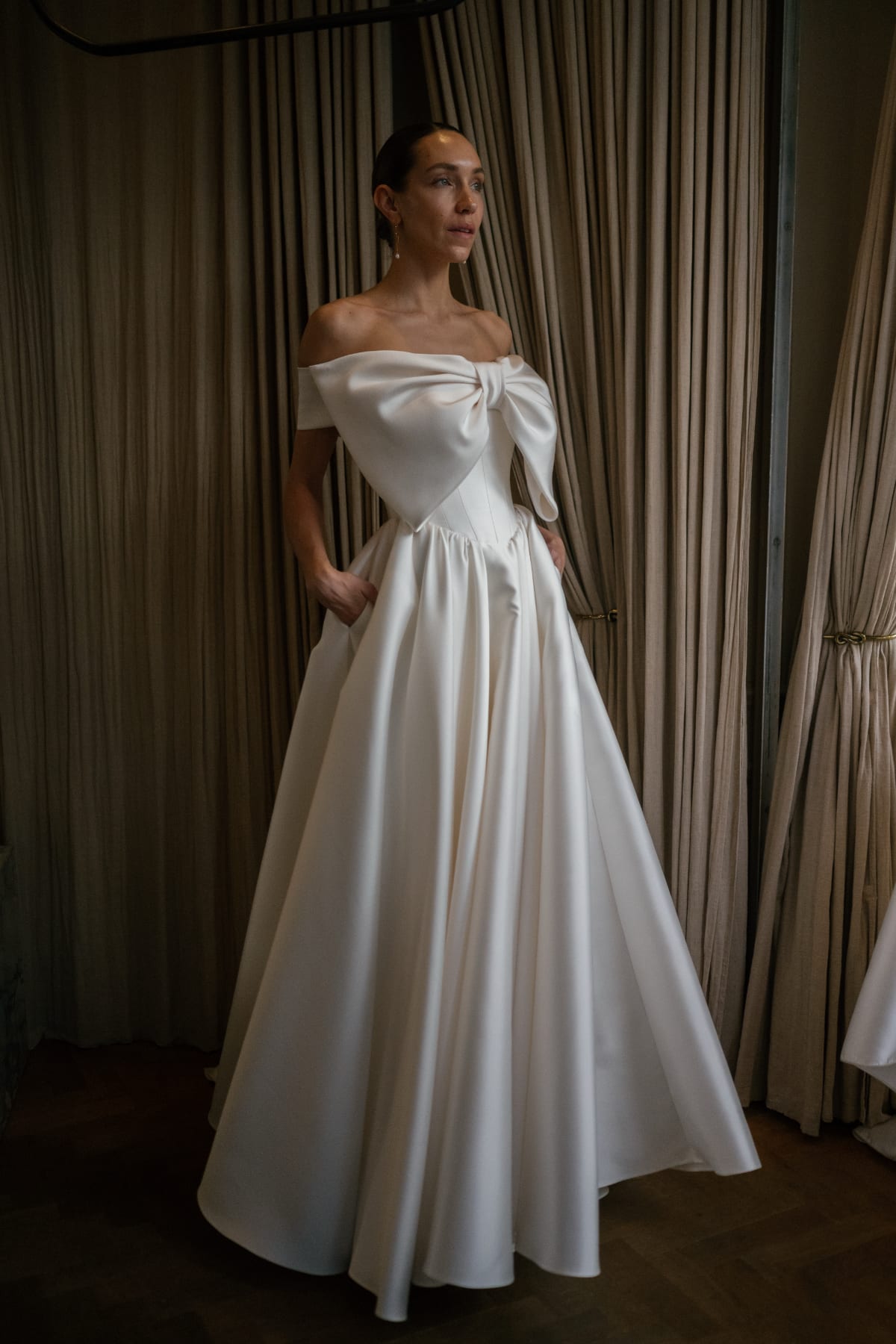 robe de mariée Halfpenny London disponible chez Melody Nelson à Erpent, Namur, Belgique