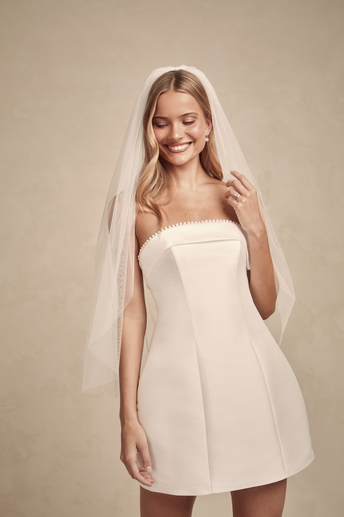 robe de mariée Made with Love disponible chez Melody Nelson à Erpent, Namur, Belgique