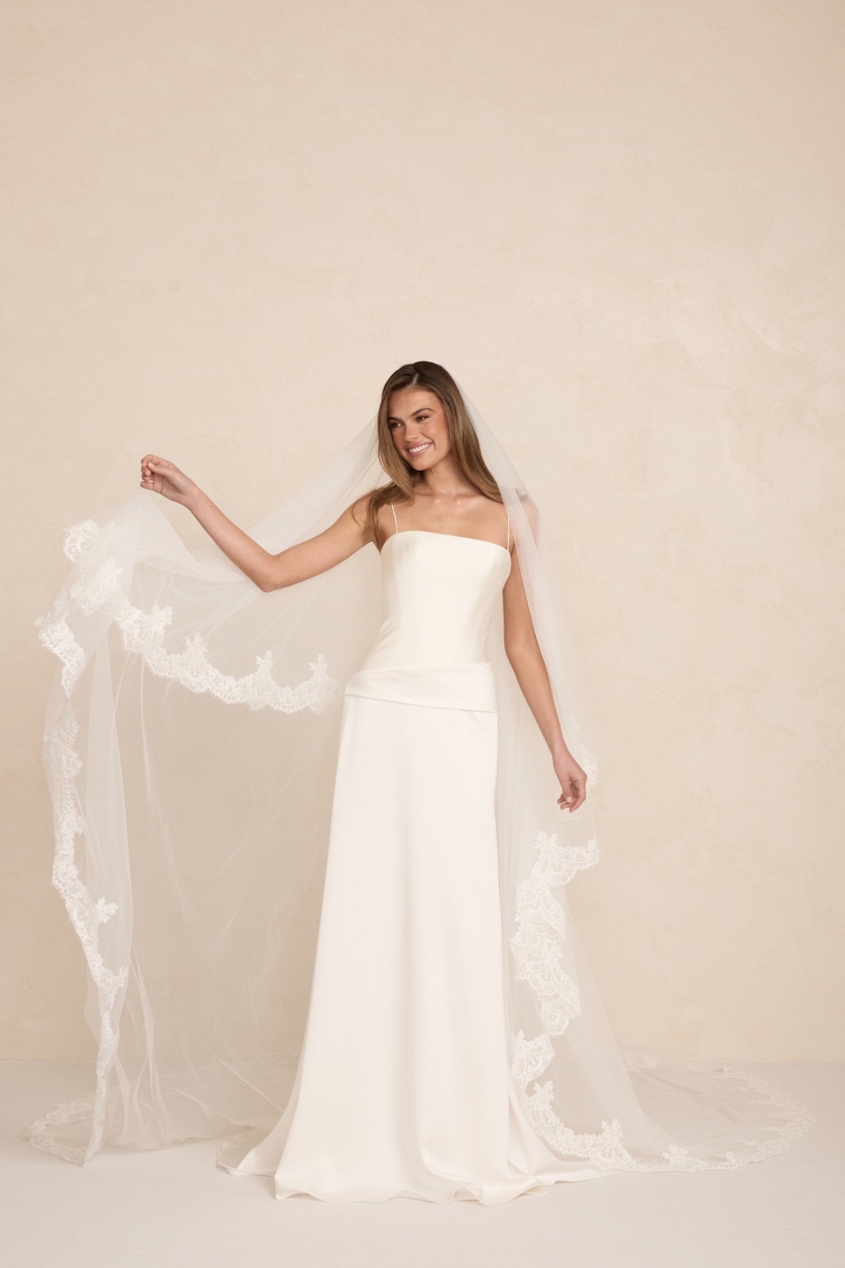 robe de mariée Made with Love disponible chez Melody Nelson à Erpent, Namur, Belgique